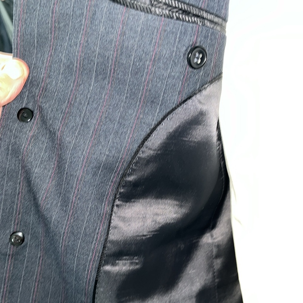 Ermenegildo Zegna Suit, Size 34US. Excellent Condition. 3 Button, Double Vented - Picture 9 of 17